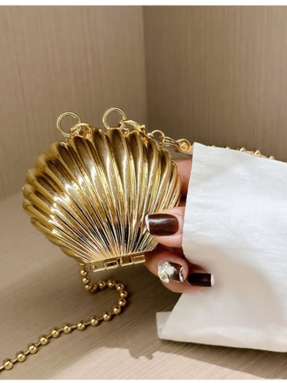 Gold Shell Crossbody Bag – Elegant Women's Evening Bag